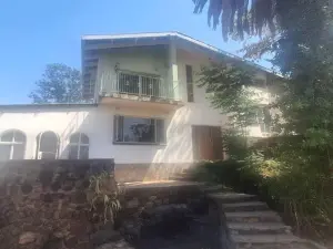 4 Bedroom House to Rent in Greystone Park