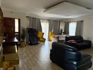 3 Bedroom House to Rent in Manresa