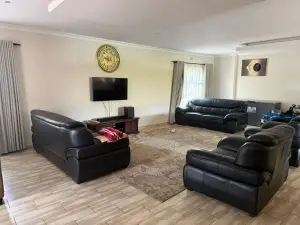 3 Bedroom House to Rent in Manresa