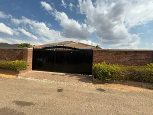 3 Bedroom House to Rent in Manresa