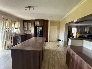 3 Bedroom House to Rent in Manresa