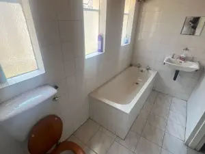 Commercial Property to Rent in Hillside