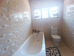 4 Bedroom House to Rent in Marimba Park