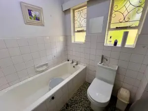 Commercial Property to Rent in Borrowdale