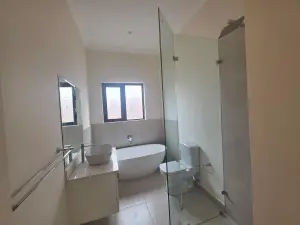 Townhouse/Complex/Cluster to Rent in Pomona