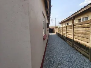 3 Bedroom House to Rent in Mufakose