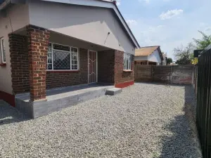 3 Bedroom House to Rent in Mufakose