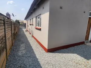 3 Bedroom House to Rent in Mufakose