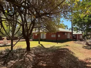 4 Bedroom House to Rent in Borrowdale