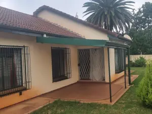 Townhouse/Cluster to Rent in Greendale North