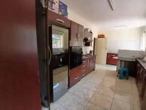 4 Bedroom House to Rent in Greystone Park