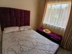 4 Bedroom House to Rent in Greystone Park