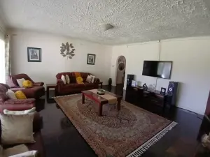 4 Bedroom House to Rent in Greystone Park