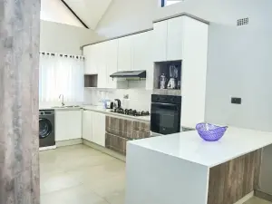 Flat/Apartment to Rent in Avondale