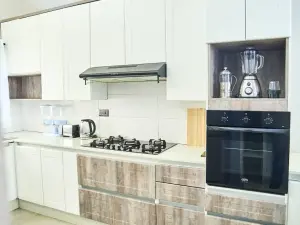 Flat/Apartment to Rent in Avondale