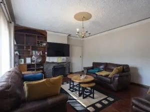 4 Bedroom House to Rent in Mount Pleasant