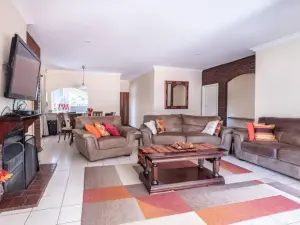 3 Bedroom House to Rent in Greendale