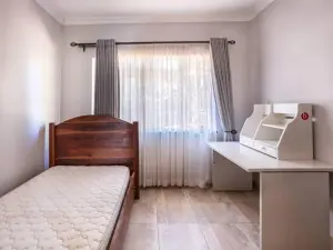 3 Bedroom House to Rent in Greendale