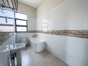 Townhouse/Cluster to Rent in Marlborough