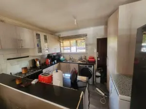 3 Bedroom Cottage/Garden Flat to Rent in Greendale North