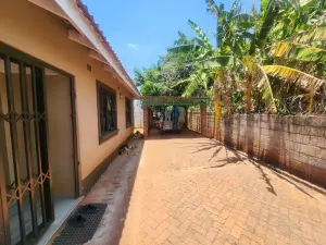 3 Bedroom Cottage/Garden Flat to Rent in Greendale North