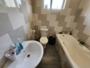 3 Bedroom Cottage/Garden Flat to Rent in Greendale North