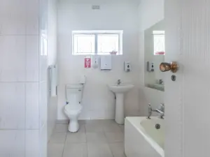 Office to Rent in Newlands