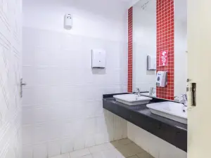 Office to Rent in Newlands