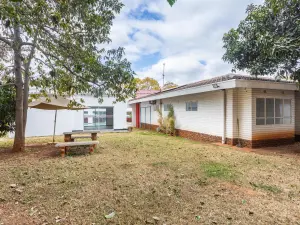 Office to Rent in Newlands