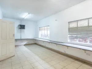 Office to Rent in Newlands