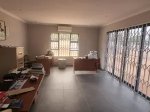 Warehouse/Industrial to Rent in Hatfield