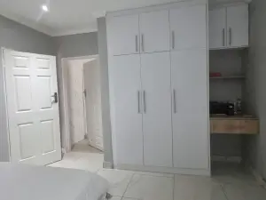 2 Bedroom Cottage/Garden Flat to Rent in Glen Lorne