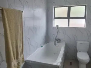 2 Bedroom Cottage/Garden Flat to Rent in Glen Lorne