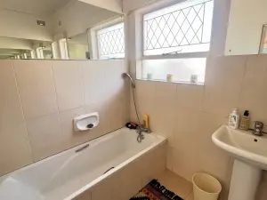 4 Bedroom House to Rent in Northwood