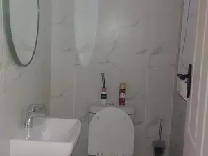 4 Bedroom House to Rent in Greendale