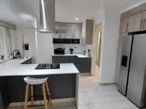 4 Bedroom House to Rent in Greendale