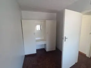 Flat/Apartment to Rent in Avondale