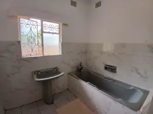 4 Bedroom House to Rent in Kamfinsa