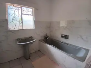 4 Bedroom House to Rent in Kamfinsa