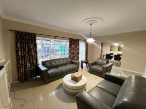 Flat/Apartment to Rent in Avenues