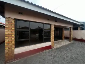 3 Bedroom House to Rent in Aspindale Park