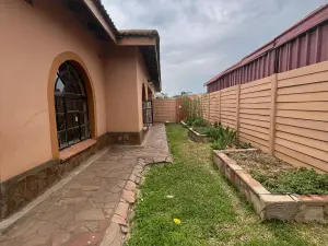 Townhouse/Cluster to Rent in Meyrick Park