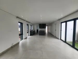 Flat/Apartment to Rent in Borrowdale West