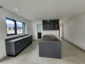 Flat/Apartment to Rent in Borrowdale West