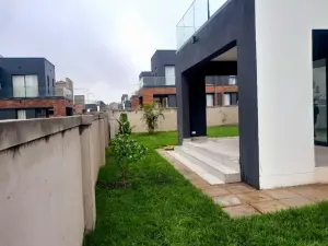 Flat/Apartment to Rent in Borrowdale West