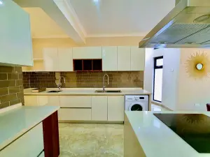 Townhouse/Cluster to Rent in Newlands