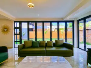 Townhouse/Cluster to Rent in Newlands