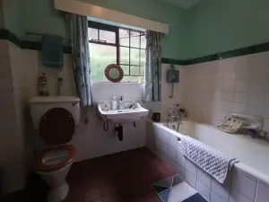 5 Bedroom House to Rent in Avondale - The Ridge