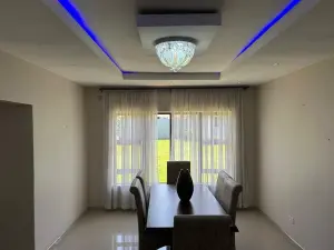 4 Bedroom House to Rent in Highlands