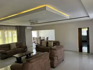 4 Bedroom House to Rent in Highlands